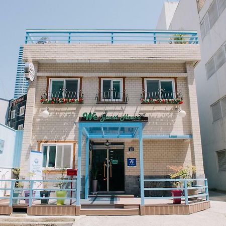 We Guesthouse Busan Eksteriør billede